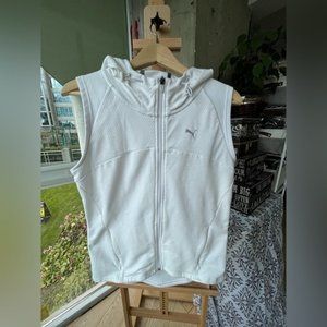 White Puma hooded vest, NWOT size Medium